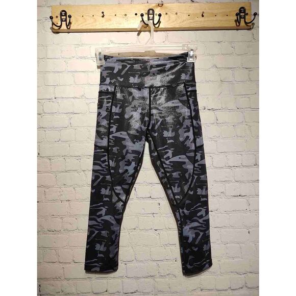 New Zyia active gray camo Capri leggings size 4 * - Picture 1 of 4
